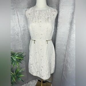 Eci Women’s Textured Metallic Sleeveless Sheath Dress in Ivory & Gold Sz 10